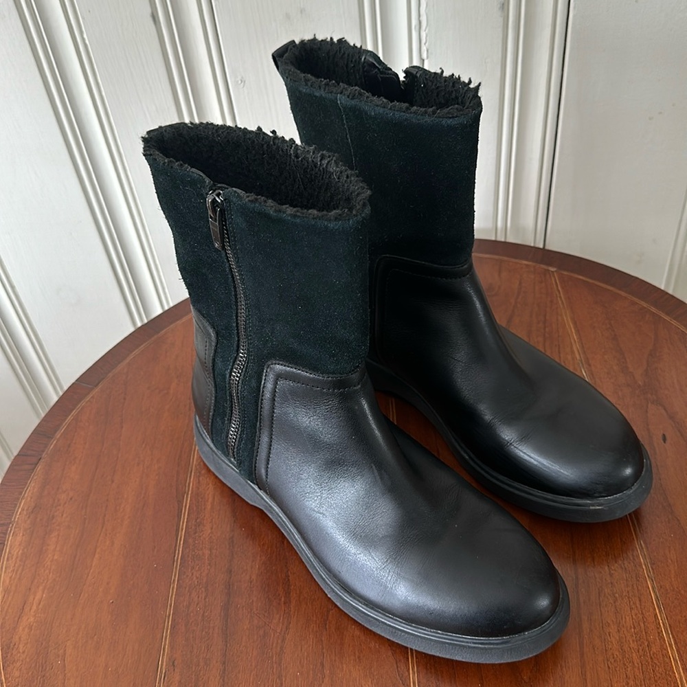 Clarks Black Leather/Suede Waterproof Boots Size 8.5